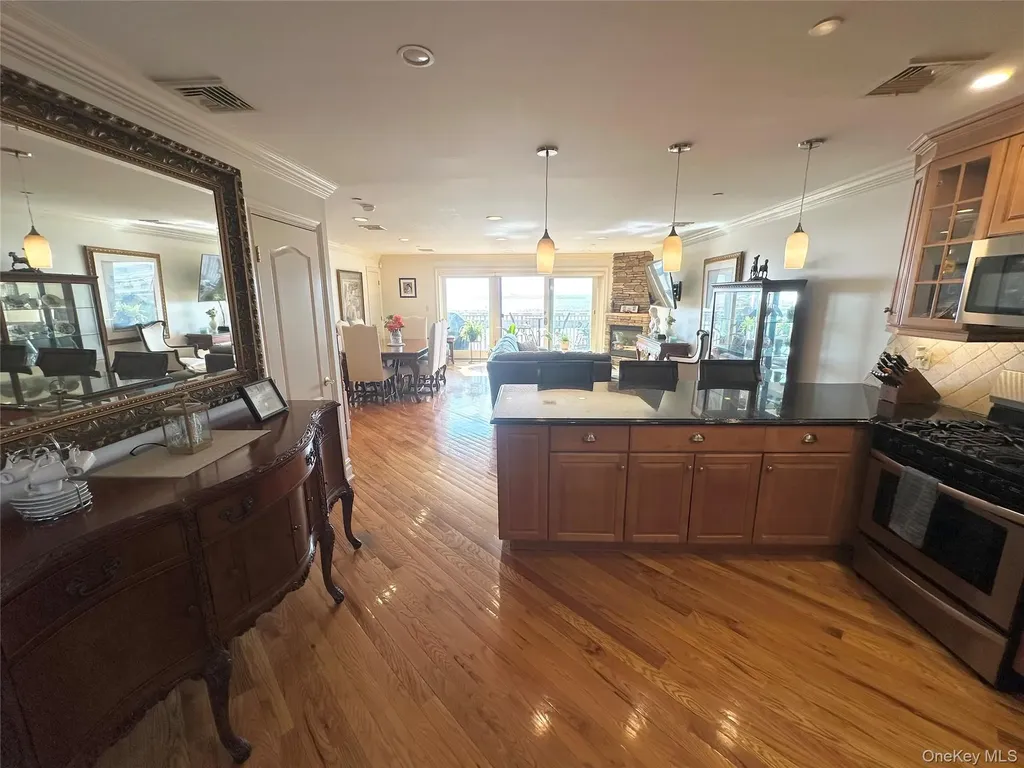 353 W Broadway Long Beach NY 11561