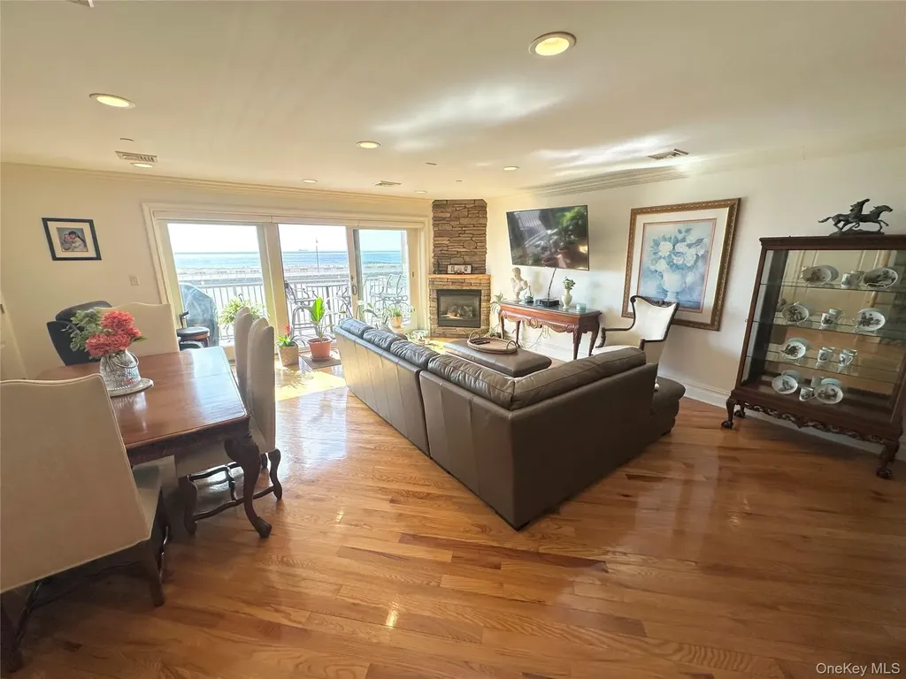 353 W Broadway Long Beach NY 11561