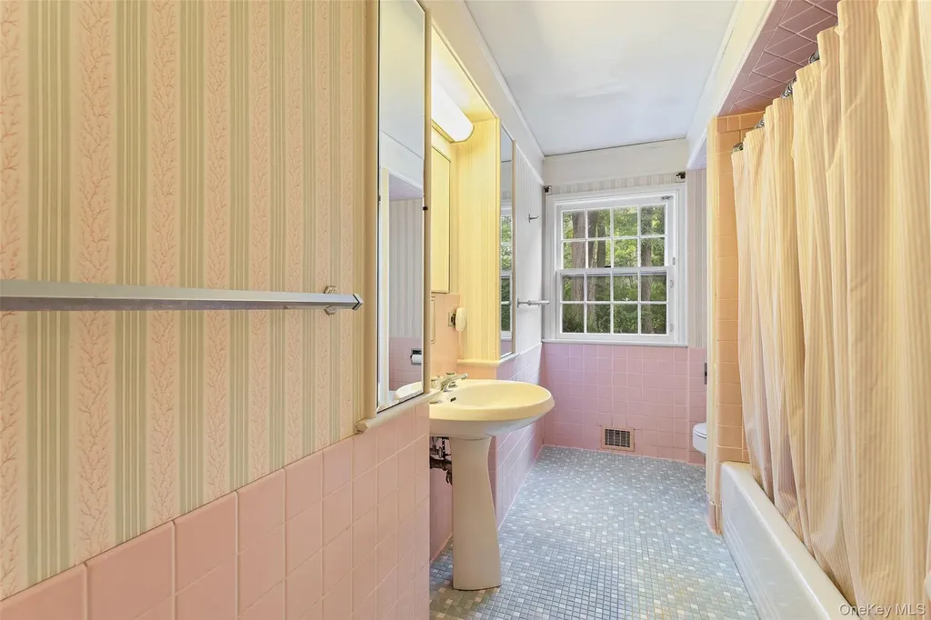126 Penn Road Scarsdale NY 10583