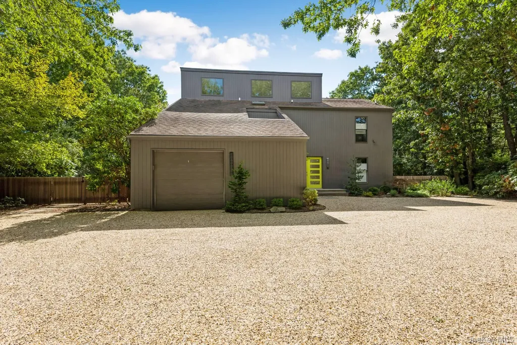 1 Deer Path Quogue NY 11959