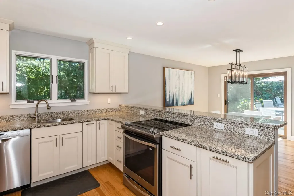 1 Deer Path Quogue NY 11959