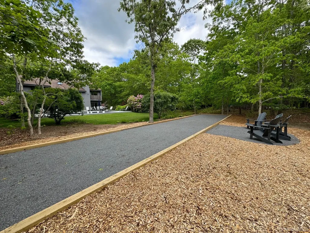1 Deer Path Quogue NY 11959