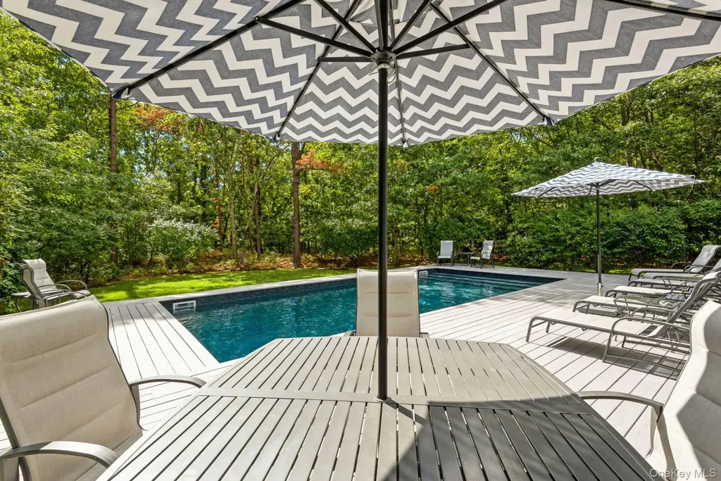 1 Deer Path Quogue NY 11959