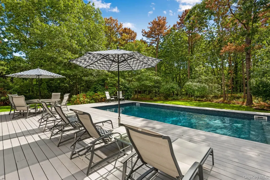 1 Deer Path Quogue NY 11959