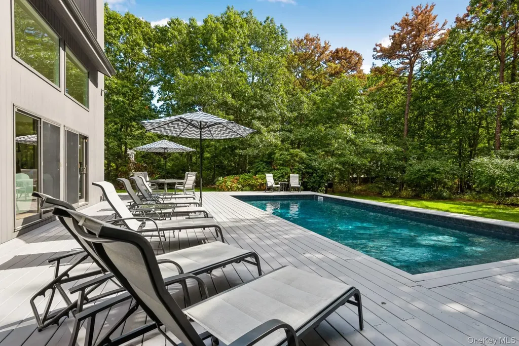 1 Deer Path Quogue NY 11959
