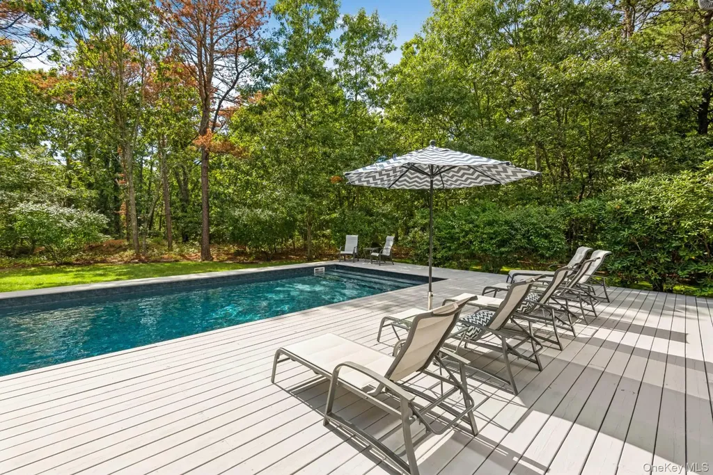 1 Deer Path Quogue NY 11959