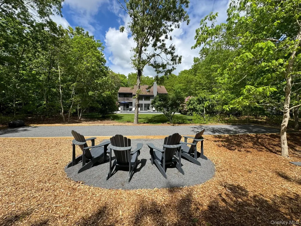 1 Deer Path Quogue NY 11959