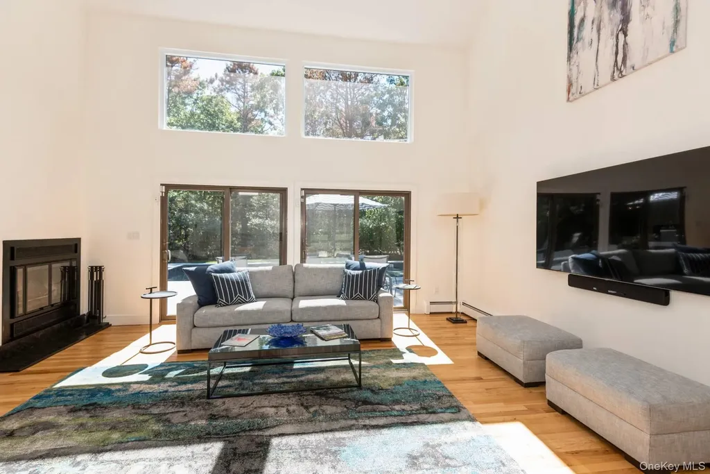 1 Deer Path Quogue NY 11959