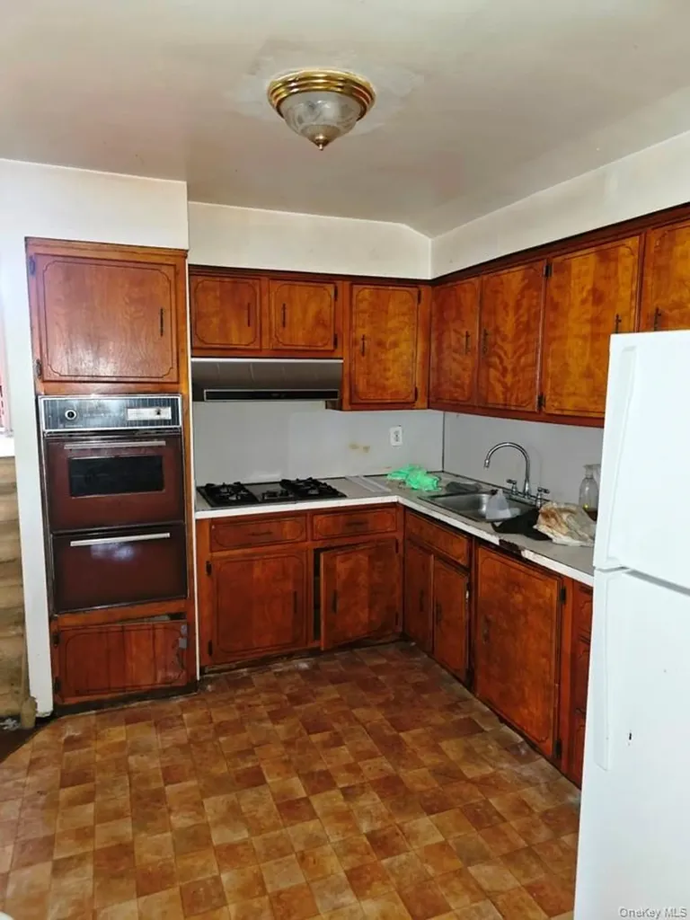 9505 Schenck Street Brooklyn NY 11236