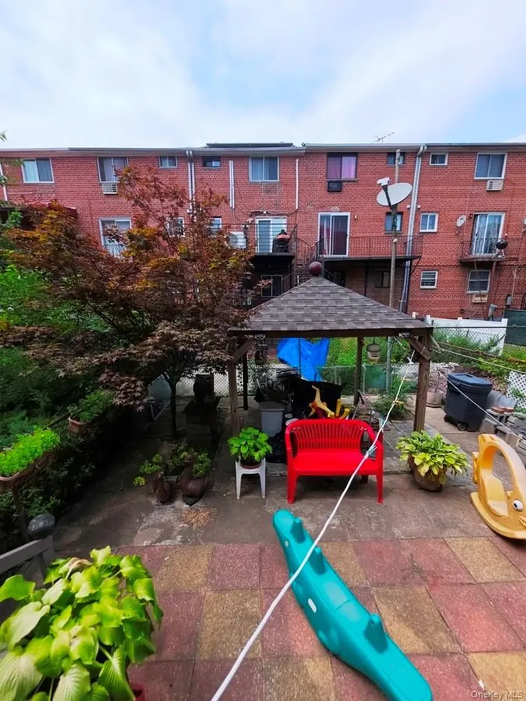 9505 Schenck Street Brooklyn NY 11236