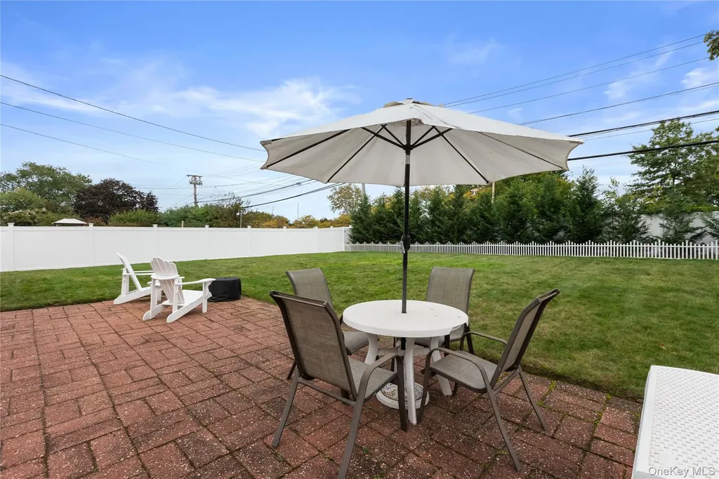 19 Blue Spruce Lane Commack NY 11725