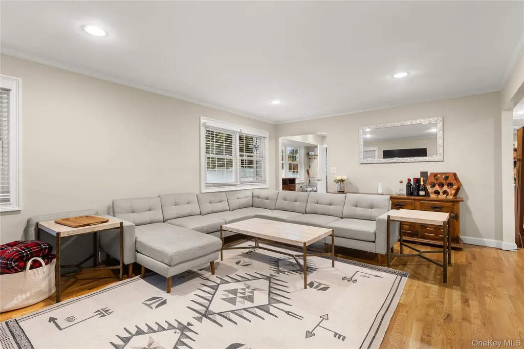19 Blue Spruce Lane Commack NY 11725