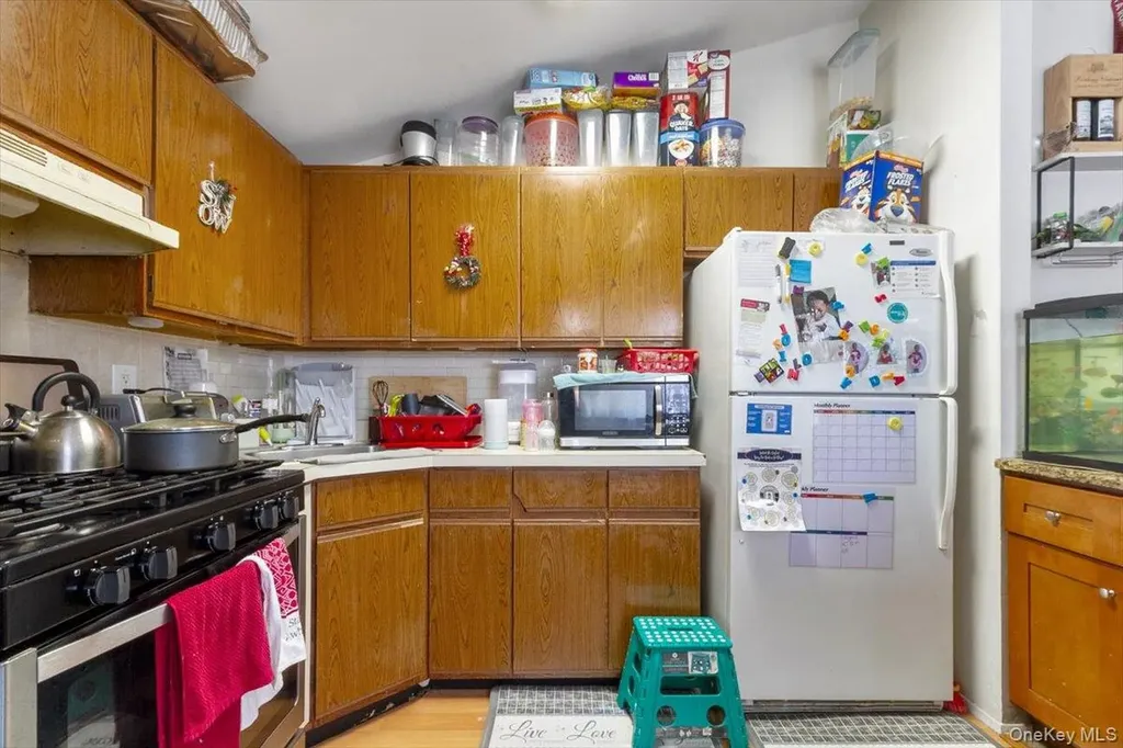 3665 Boller Avenue Bronx NY 10466