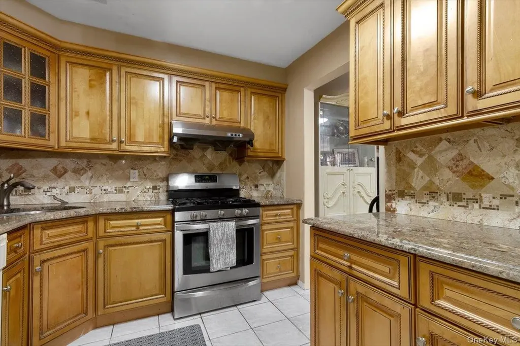 3665 Boller Avenue Bronx NY 10466