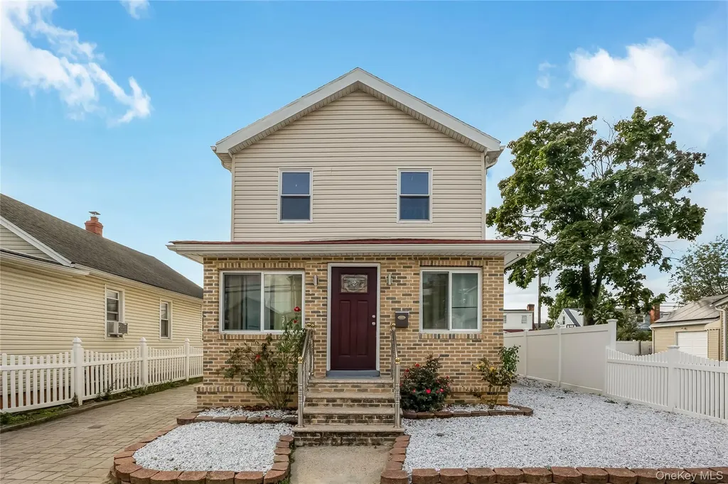 257 Biltmore Avenue Elmont NY 11003