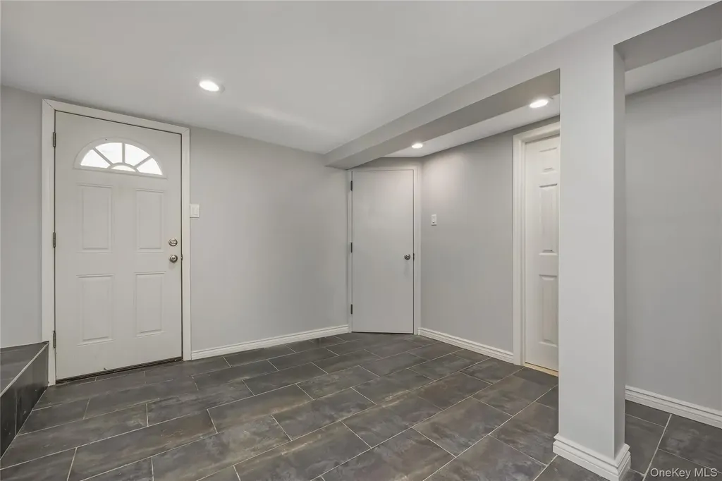 257 Biltmore Avenue Elmont NY 11003
