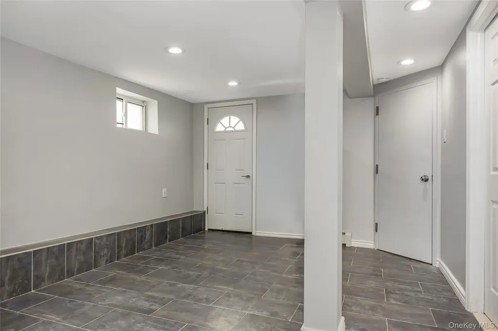 257 Biltmore Avenue Elmont NY 11003