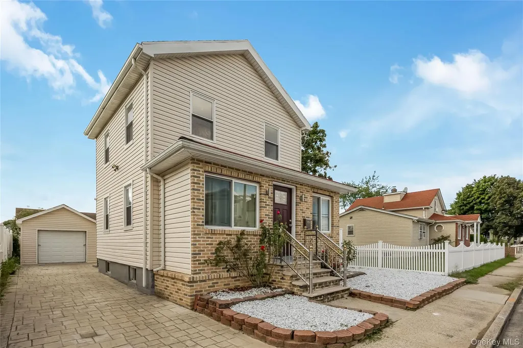257 Biltmore Avenue Elmont NY 11003