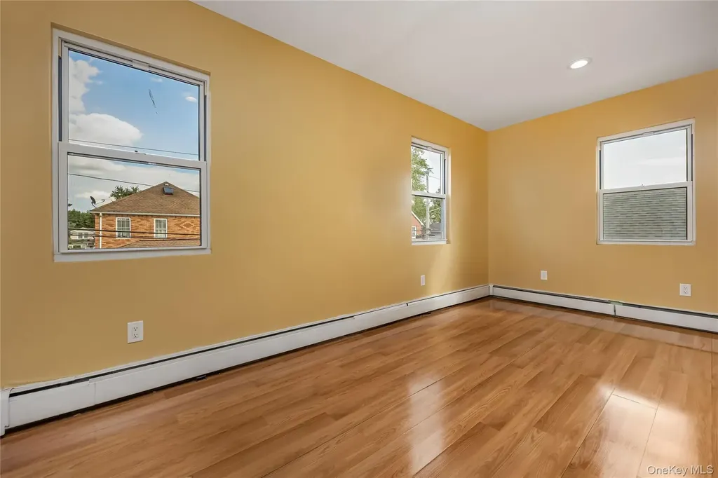 257 Biltmore Avenue Elmont NY 11003