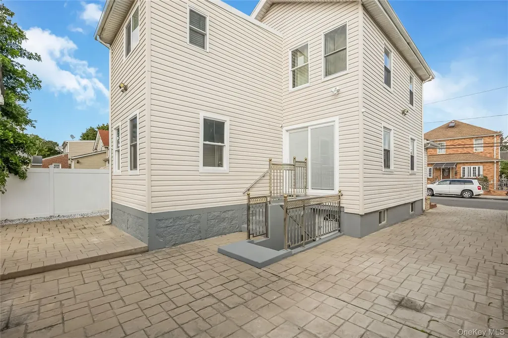 257 Biltmore Avenue Elmont NY 11003