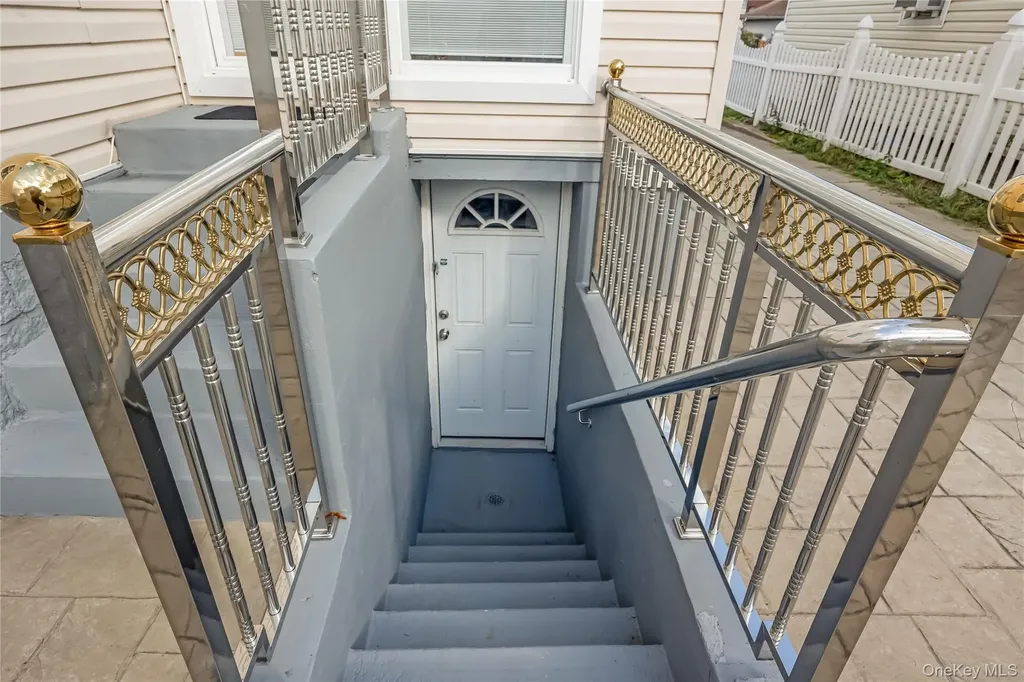 257 Biltmore Avenue Elmont NY 11003