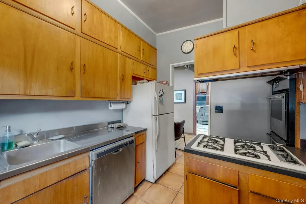 85 Aka 87 Lefferts Road Yonkers NY 10705