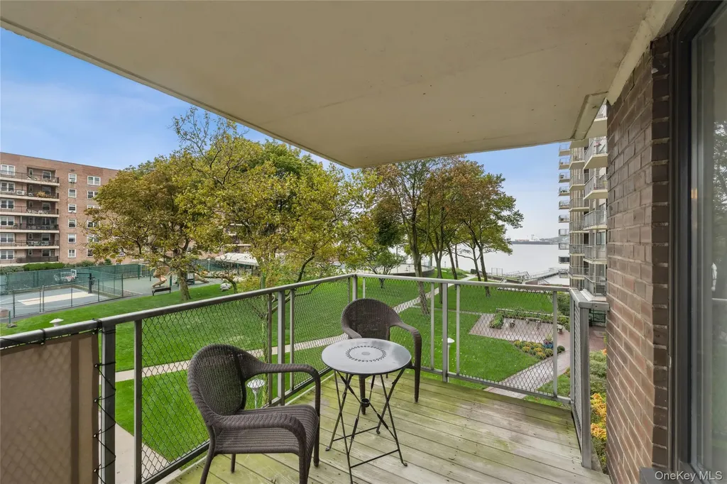 166-25 Powells Cove Boulevard Beechhurst NY 11357