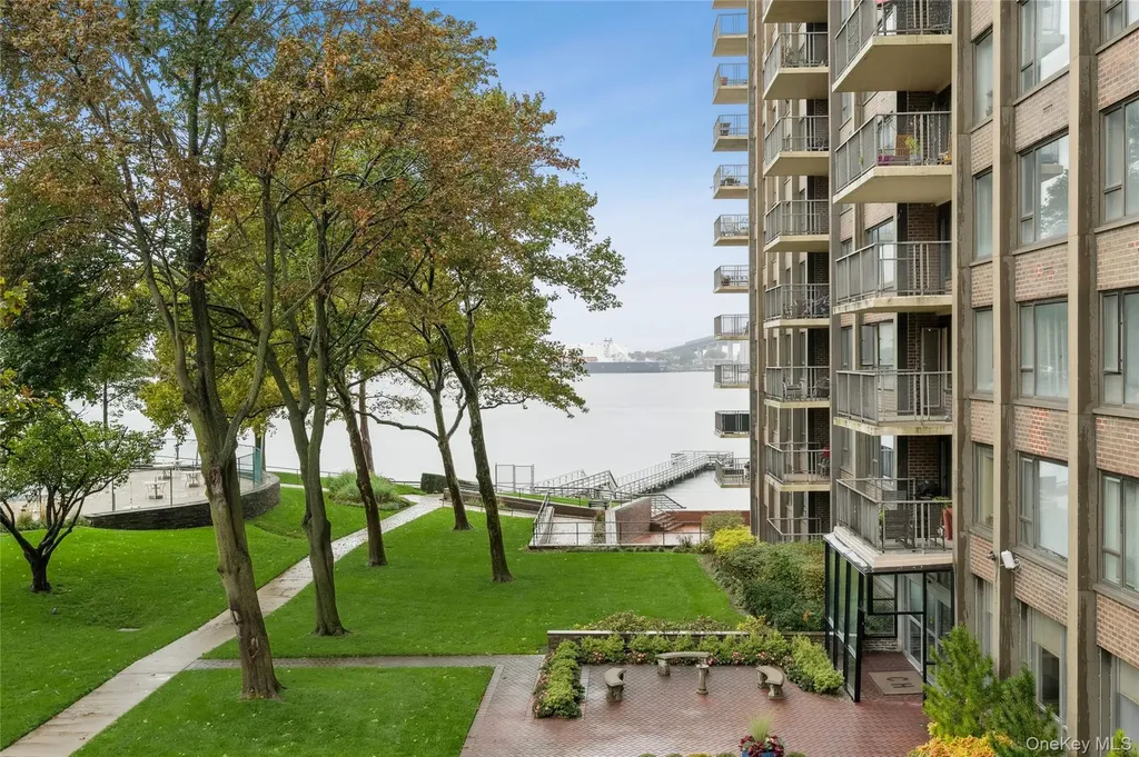 166-25 Powells Cove Boulevard Beechhurst NY 11357