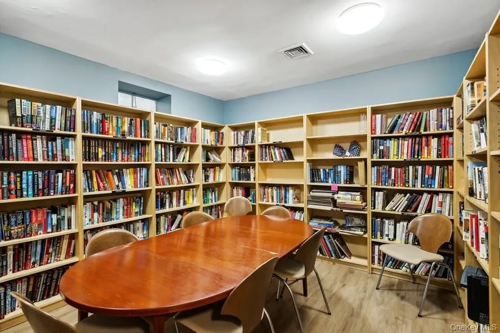 166-25 Powells Cove Boulevard Beechhurst NY 11357