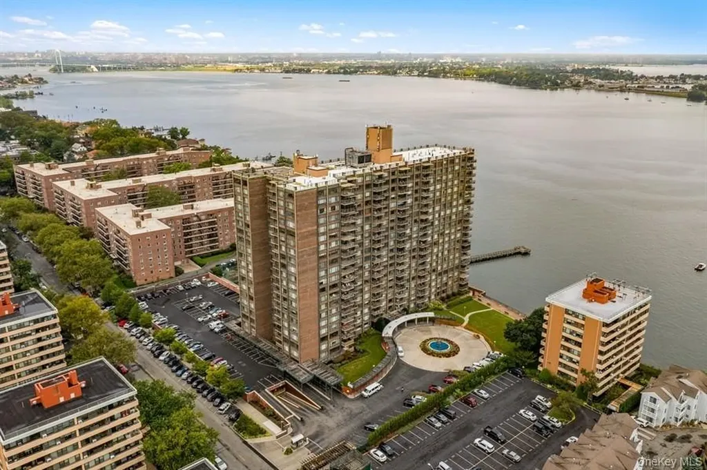 166-25 Powells Cove Boulevard Beechhurst NY 11357