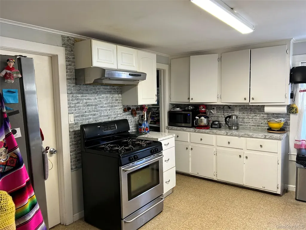 226 Sweezy Avenue Riverhead NY 11901