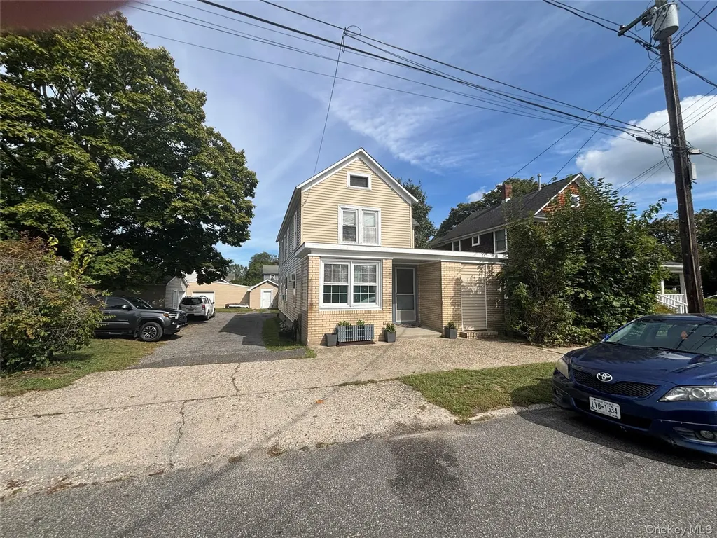226 Sweezy Avenue Riverhead NY 11901