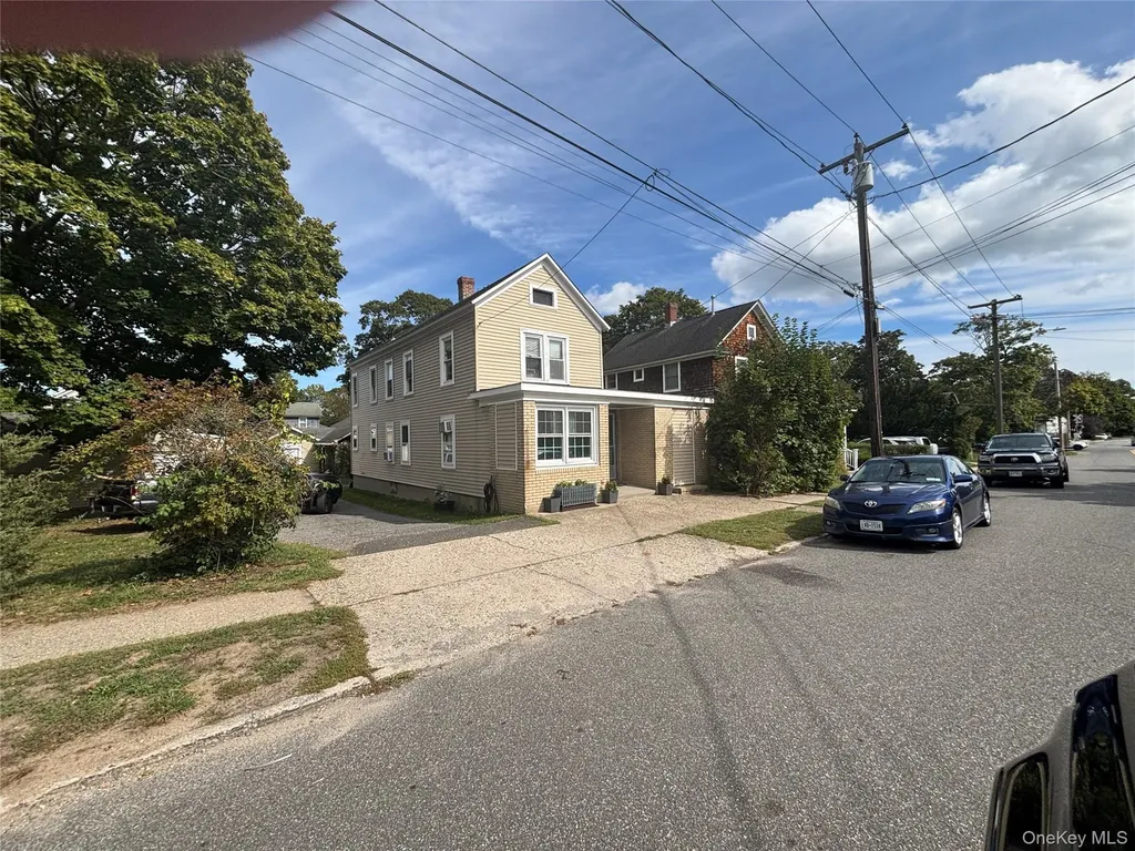 226 Sweezy Avenue Riverhead NY 11901