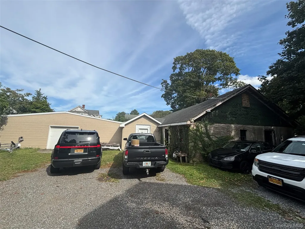 226 Sweezy Avenue Riverhead NY 11901