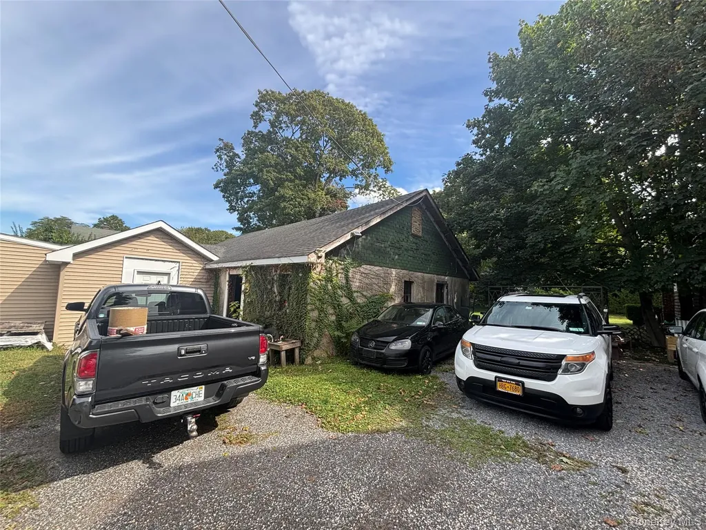 226 Sweezy Avenue Riverhead NY 11901
