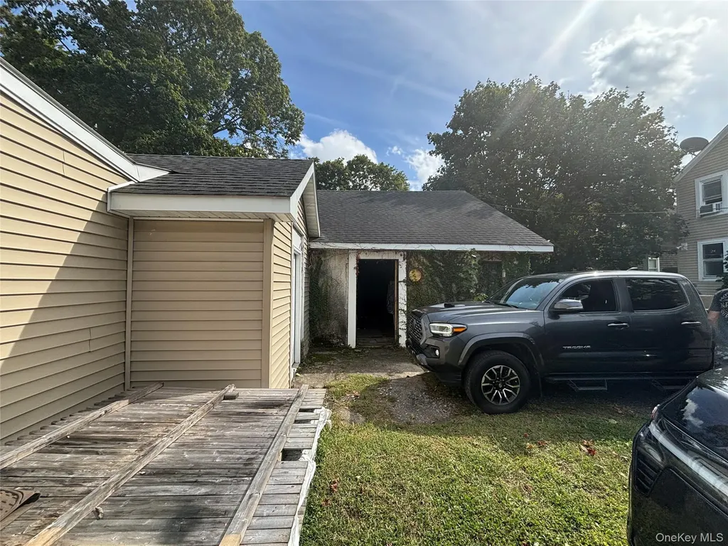 226 Sweezy Avenue Riverhead NY 11901