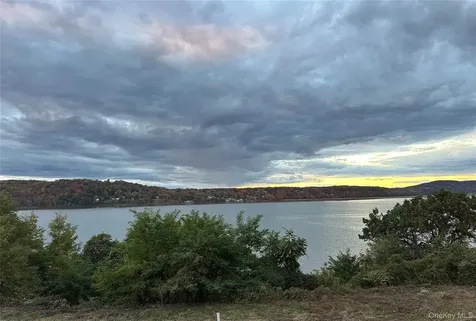 16 Fairlawn Avenue Dobbs Ferry NY 10522
