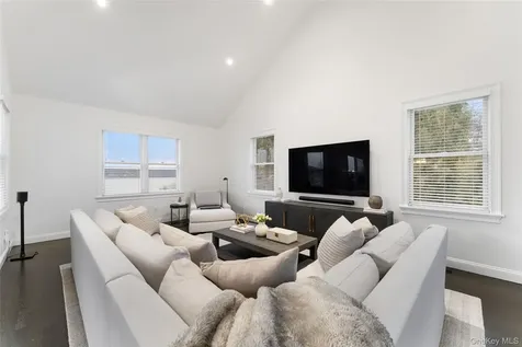 16 Fairlawn Avenue Dobbs Ferry NY 10522