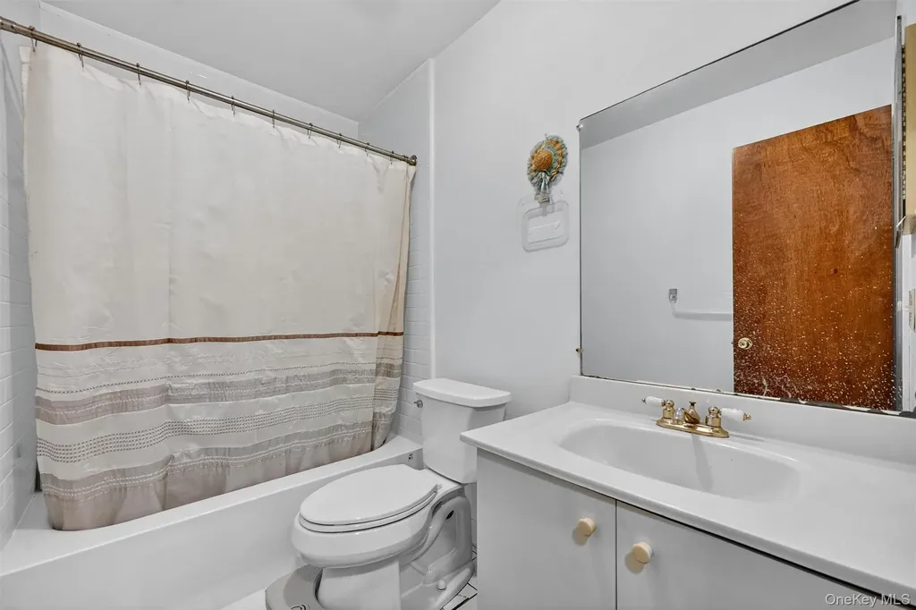 5 Schettig Court Spring Valley NY 10977