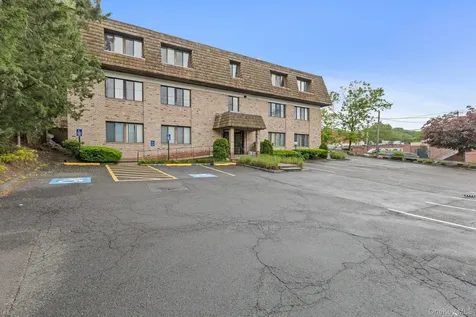 7 Riversville Road Call Listing Agent NY 06831