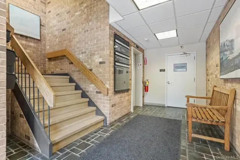 7 Riversville Road Call Listing Agent NY 06831