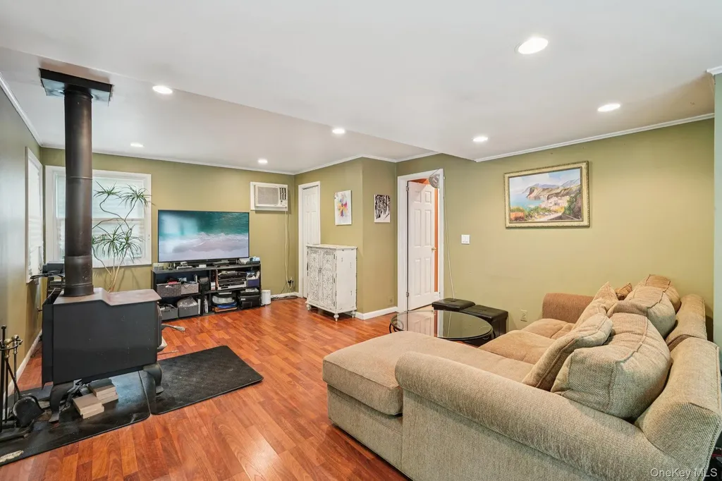 74 E Maple Avenue Suffern NY 10901