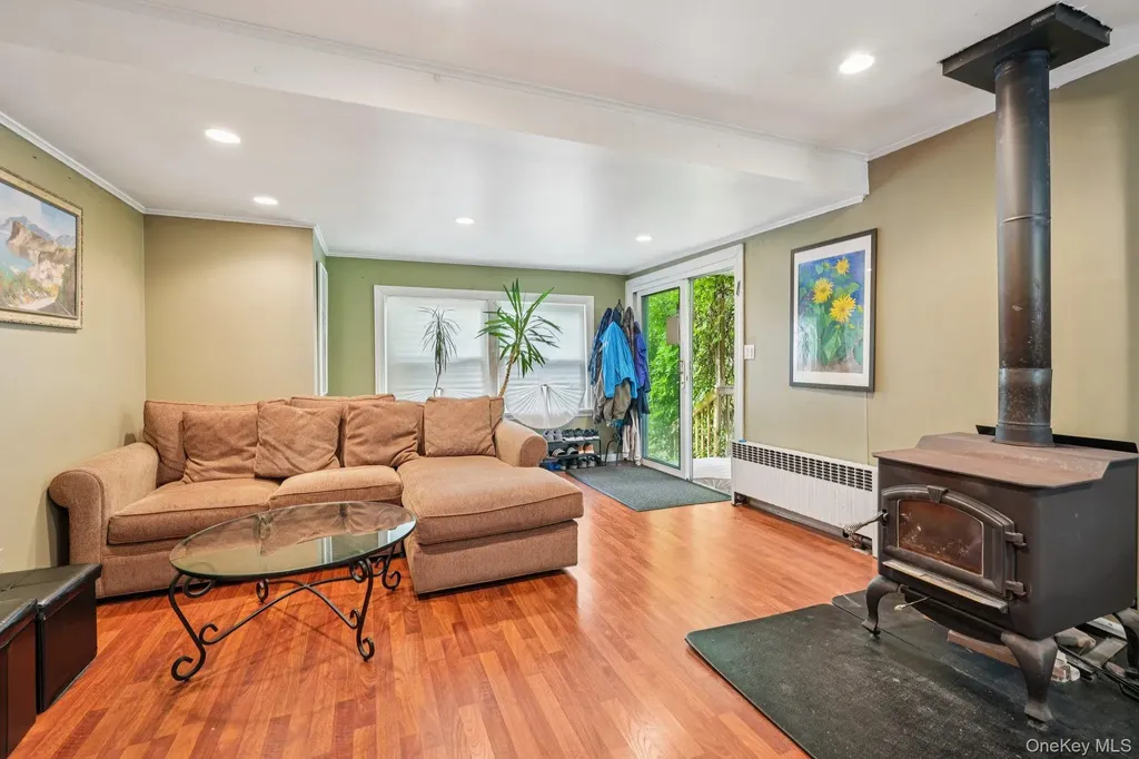 74 E Maple Avenue Suffern NY 10901