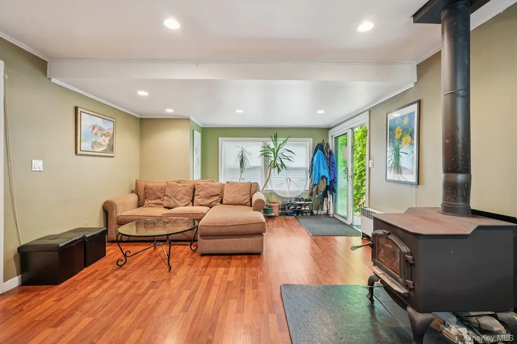 74 E Maple Avenue Suffern NY 10901