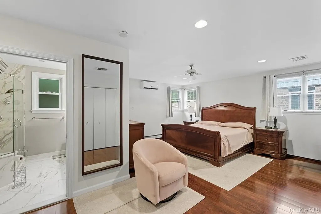 181 Tottenham Road Lynbrook NY 11563