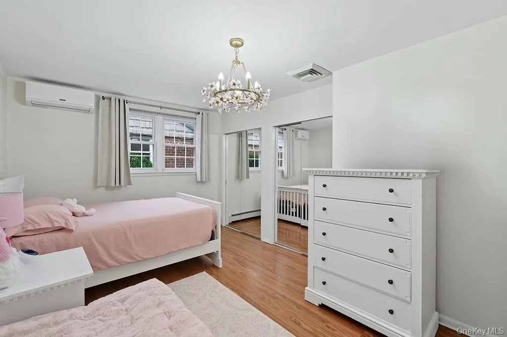 181 Tottenham Road Lynbrook NY 11563