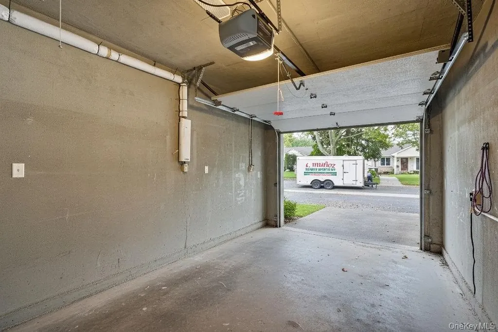 181 Tottenham Road Lynbrook NY 11563