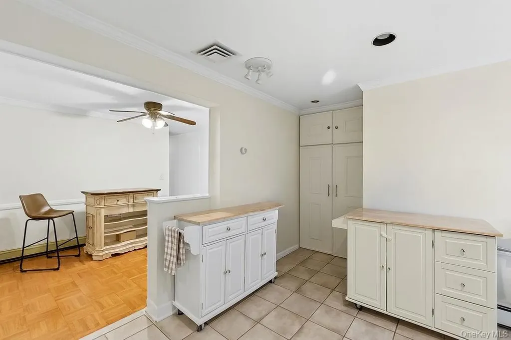 181 Tottenham Road Lynbrook NY 11563