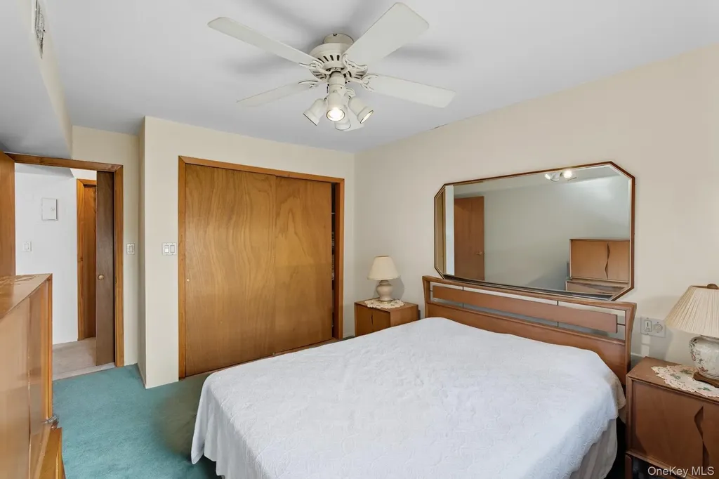 348 Mariners Way Copiague NY 11726