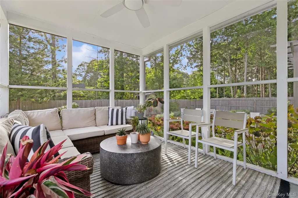 1181 Fireplace Road East Hampton NY 11937